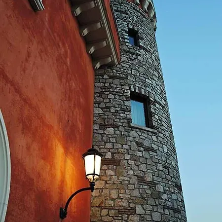 Hotel Castello Torre In Pietra 3*
